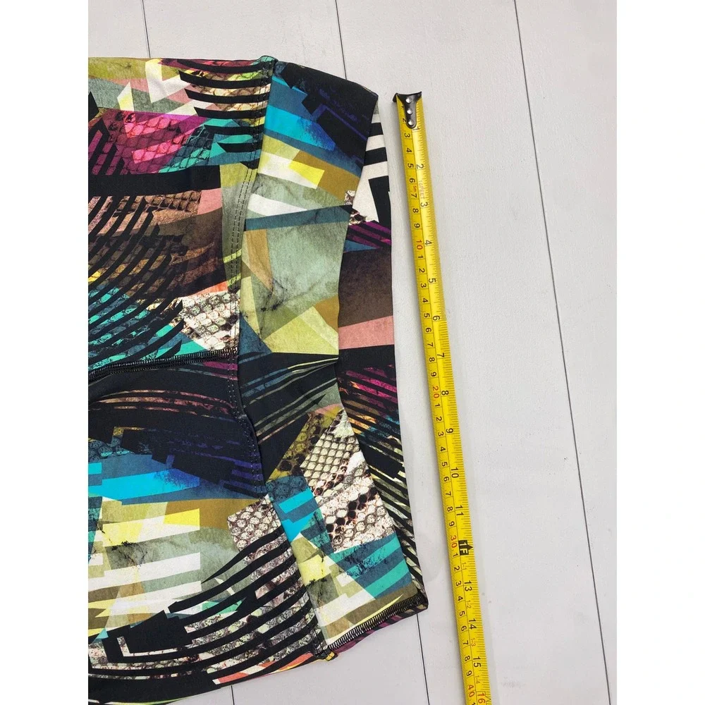 Dona Jo Fit Leggings Womens Size 2  Geometric Snakeskin Capri Capri‎ Abstract